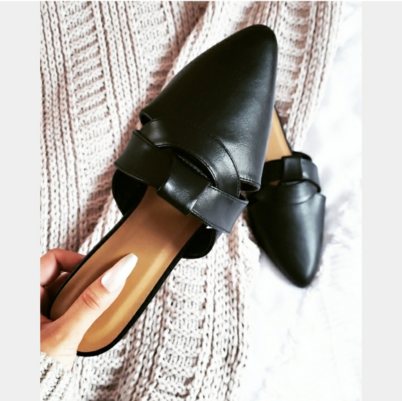 Black mule flat - Picture 2 of 3